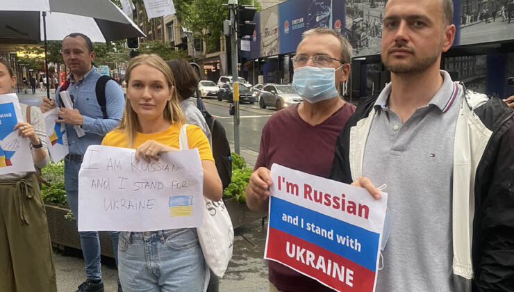 Avustralya’da “Lütfen Ukrayna’ya yardım edin” sloganları VIDEO