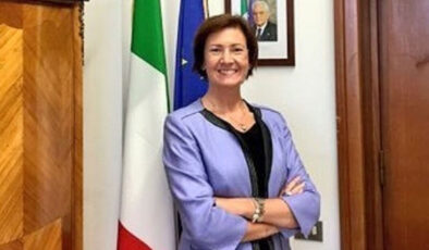 Avustralya Büyükelçisi balkondan düşerek öldü