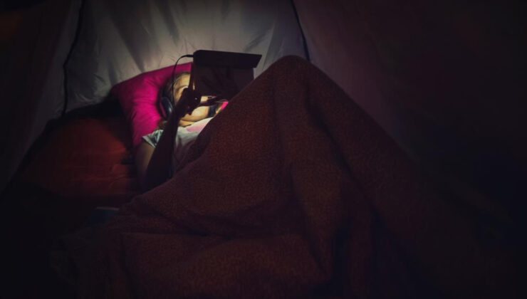 Çocuk istismarcılarının sözlüğünü AFP açıkladı  EMOJİLER VE KISALTMALARIN ANLAMLARI!