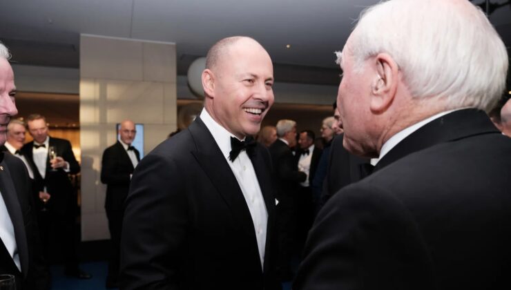 AVUSTRALYALILAR 12 YIL SONRA FAİZ ARTIŞI İÇİN İLK KEZ UYARILDI!