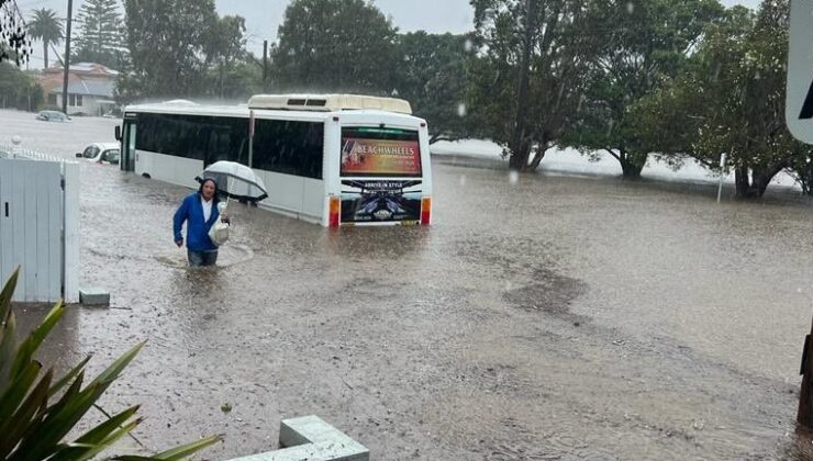 SYDNEY SELİ: Anne ve oğlu öldü, yollar ve evler sular altında kaldı.