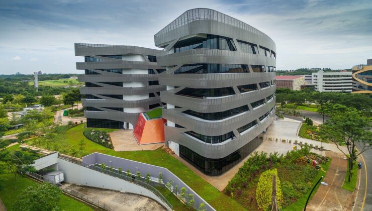 Monash üniversitesi  Endonezya’da BİR İLK