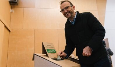 MELBOURNE KOLTUĞU! Adam Bandt tekrar seçildi mi?