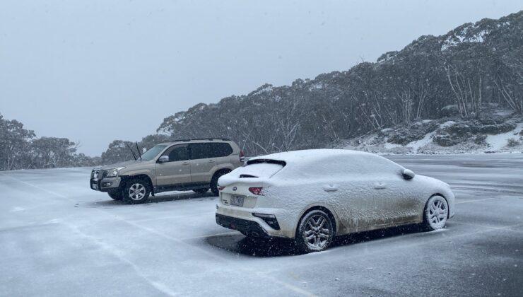 MELBOURNE’DA DONDURUCU KUTUP HAVASI  Kar geldi!