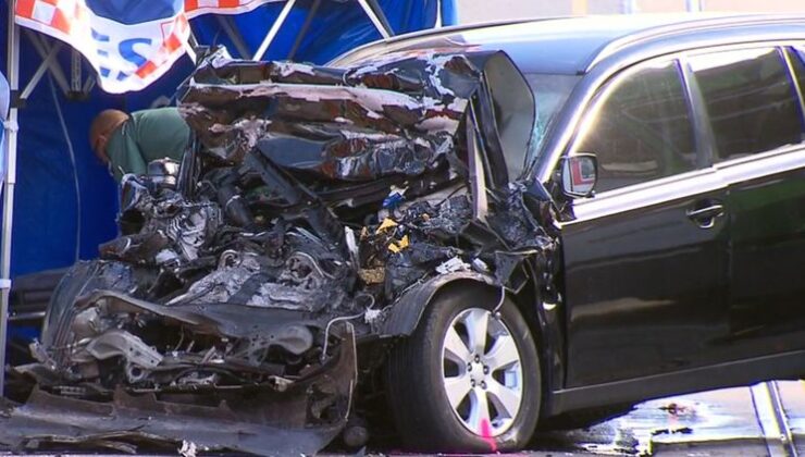 Tramvayla kafa kafaya çarpışan sürücü hayatını kaybetti