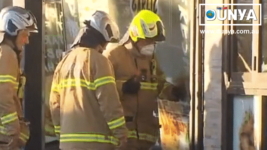 MELBOURNE – KEBAB İŞ YERİNDE YANGIN Bir kişi hastanede