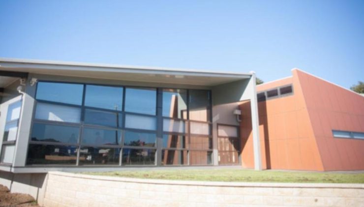 VICTORIA’DA KAPANAN BİR ÖZEL OKUL VE ÇARESİZ VELİLER