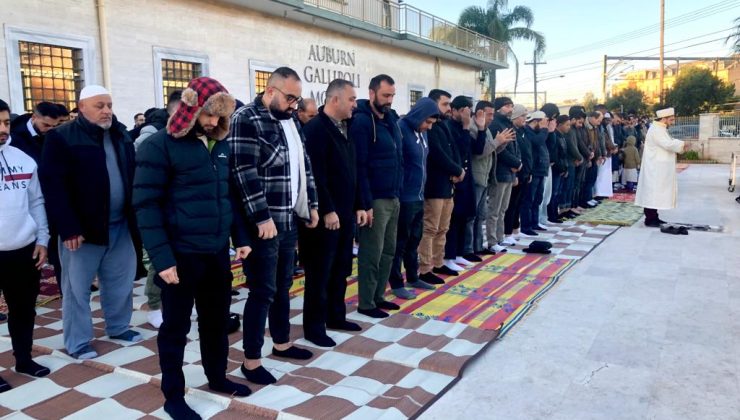 Müslümanlar Auburn Gelibolu Camiine akın etti
