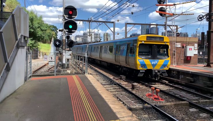 DALLAS’TA TRENİN ÇARPTIĞI KİŞİ ÖLDÜ