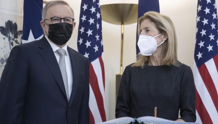 ALBANESE İKİNCİ GÜNÜNDE ABD BÜYÜKELÇİSİ İLE GÖRÜŞTÜ