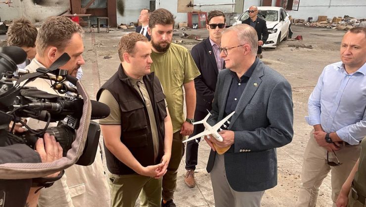 Başbakan Albanese, sivillerin katledildiği vahşet bölgelerinde