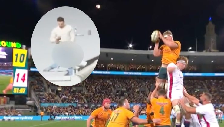 Rugby Avustralya maçında bu da oldu İDRARINI YAPTI MEN EDİLDİ
