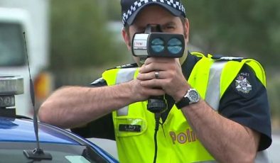 MELBOURNE KUZEYİNDE 80 km yolda 168 km hızla yakalandı