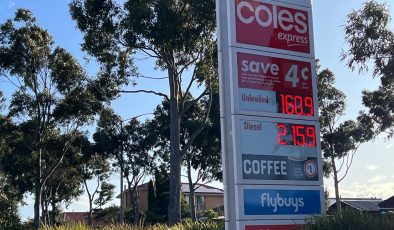 BİR DEPODA ARTIŞ NE OLACAK Zam yolda!