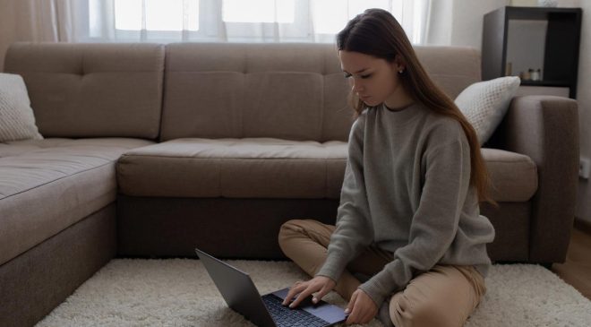 Evden çalışan Avustralyalılar için artan sağlık uyarısı