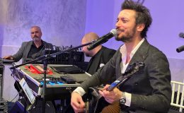 MELBOURNE DOYASIYA EĞLENDİ  Sıra Sydney’de