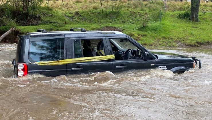 NSW SEL ALARMI Aile suda mahsur kaldı