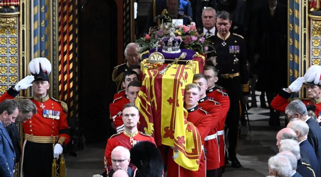 Milyonlarca kişi Kraliçe’ye son kez veda etti