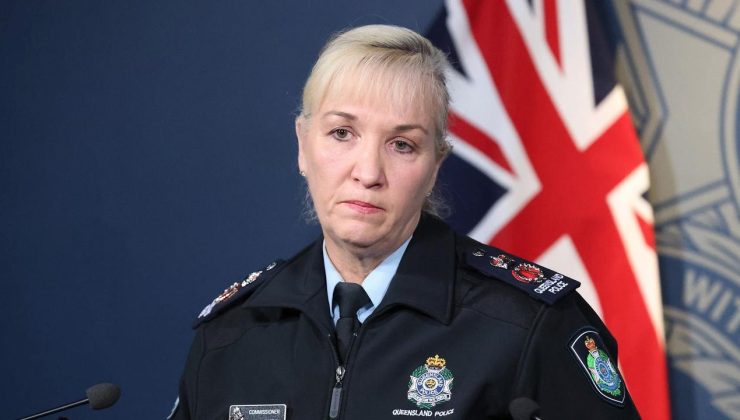 SİLAHLI ÇATIŞMA Üç kişi öldürüldü ikisi Polis