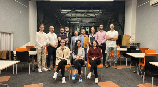 HEM BİNALARI HEM DE GÖNÜLLERİ İNŞAA EDİYORLAR