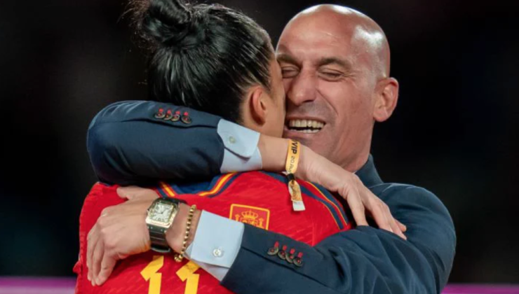 MAÇIN HEYECANI MI! İspanyol futbol patronun davranışı gündem oldu