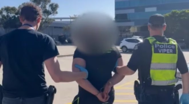 MELBOURNE’DA TÜTÜN SAVAŞLARININ ELEBAŞISI TUTUKLANDI