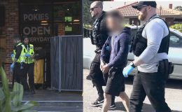 Melbourne kuzeyinde bıçaklama tutuklaması