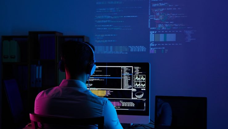 Ebeveynlerini öldürmesi için suikastçı kiraladı!