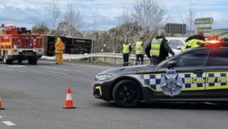 OKUL OTOBÜSÜ DEVRİLDİ Öğrenciler ağır yaralı