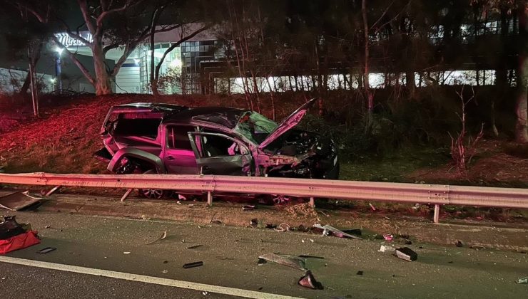 POLİS YARALANDI Tullamarine Fwy’de feci kaza