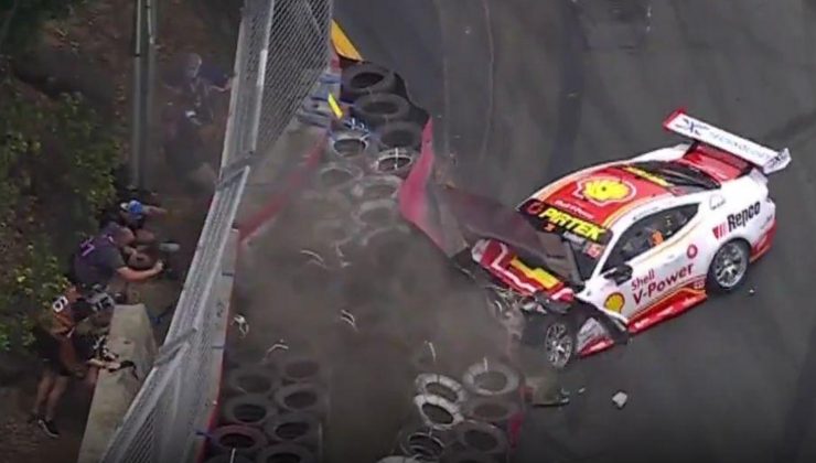 Dört Fotoğrafçı Hastanelik Oldu