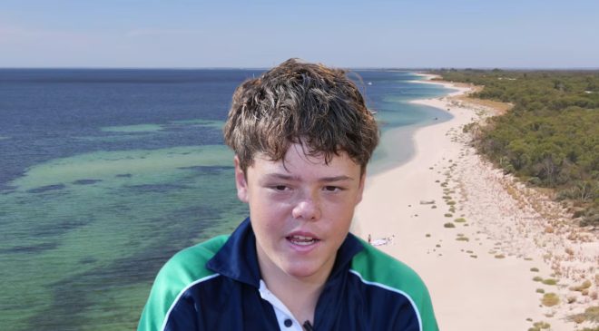 13 yaşında dört saat boyunca ailesi için yüzdü