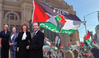 Melbourne’de Protesto Herzog’un Ziyareti Sona Erdi